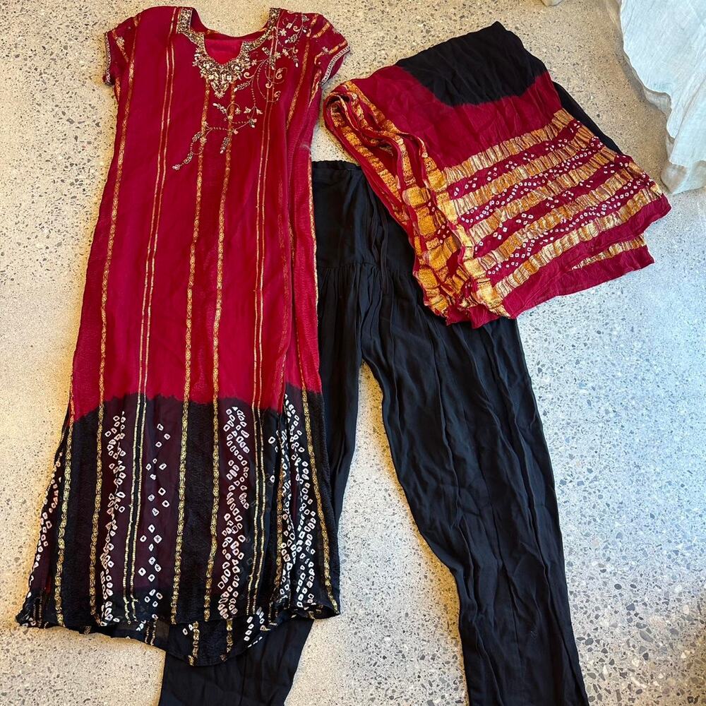 Women’s Medium Tunic 3 Piece Burgundy Black and Gold Metallic Woven Set Chiffon